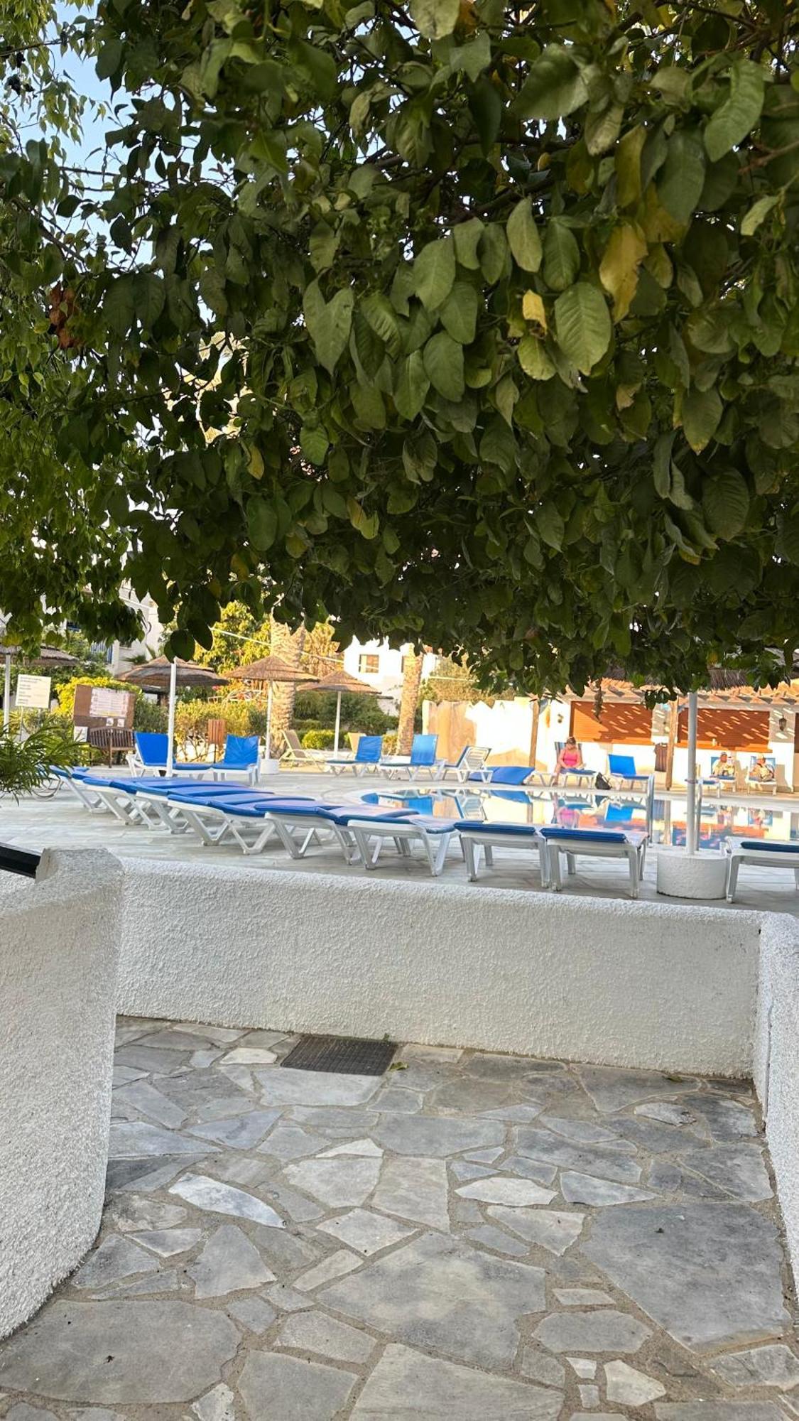 Paphos Gardens Studio Suite Dış mekan fotoğraf
