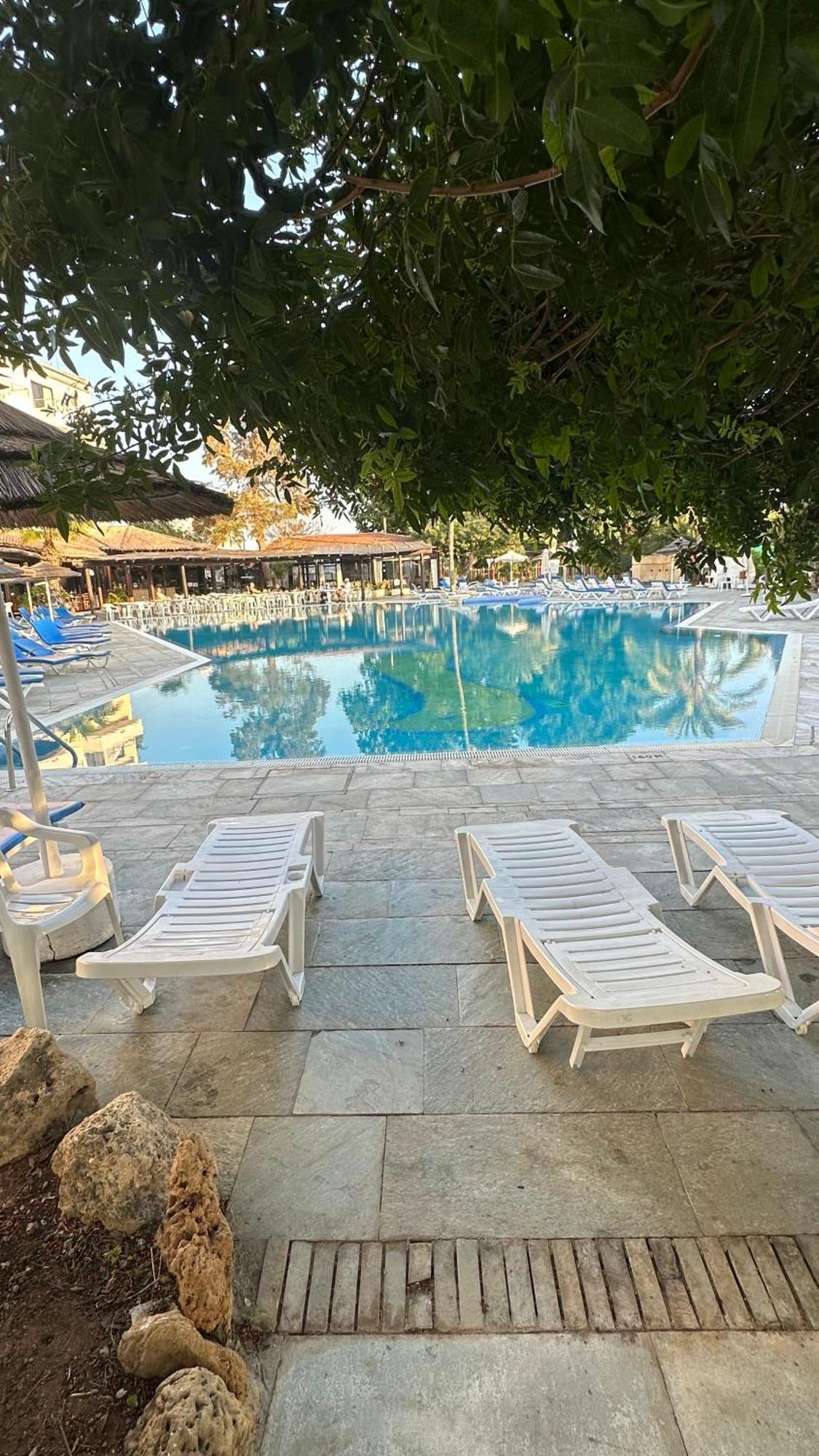 Paphos Gardens Studio Suite Dış mekan fotoğraf