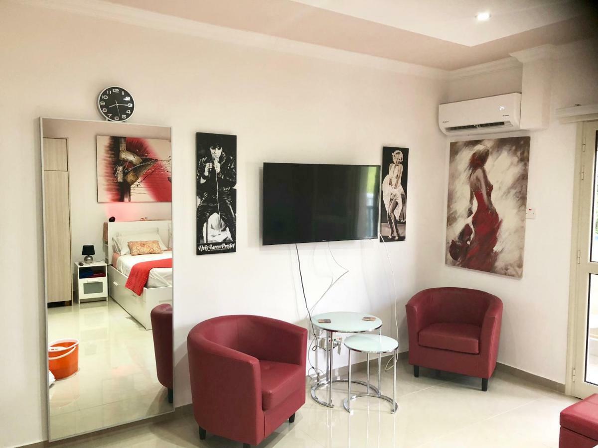 Paphos Gardens Studio Suite Dış mekan fotoğraf