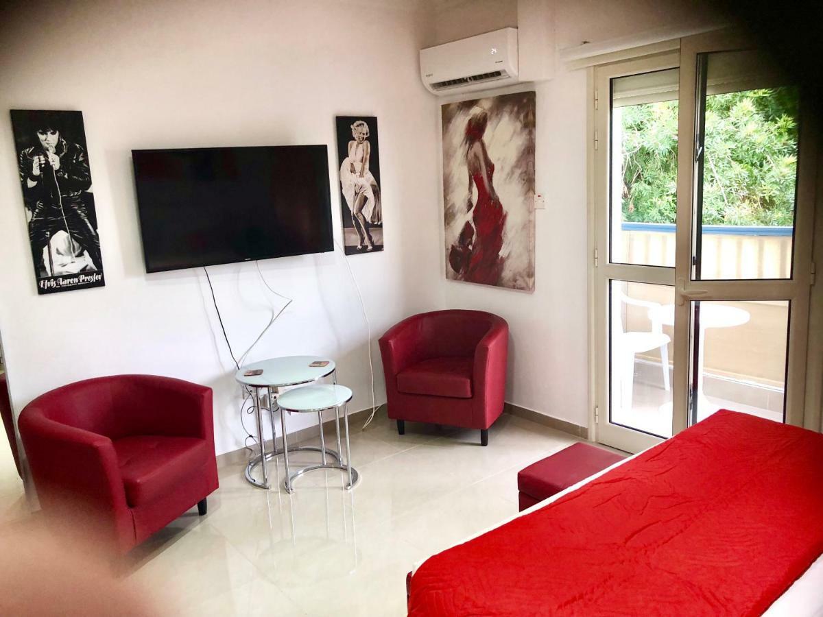 Paphos Gardens Studio Suite Dış mekan fotoğraf